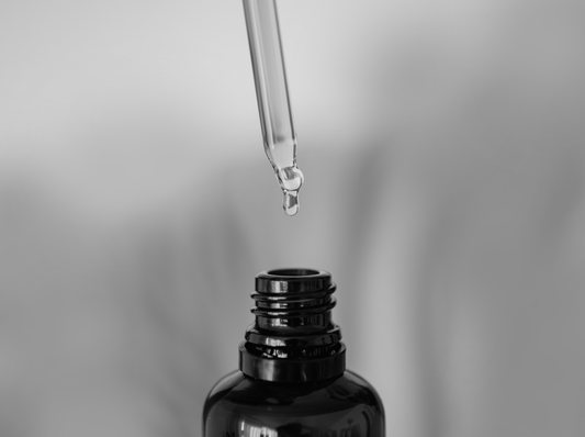 Parfum vs. EDP vs. EDT: O que precisa de saber